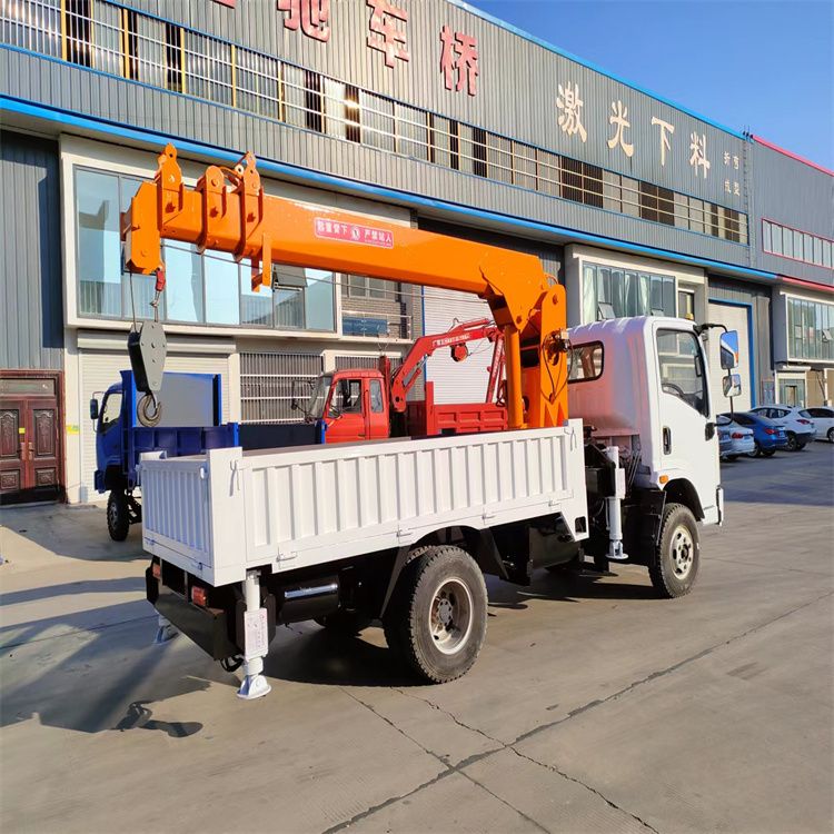 黔东南苗族侗族自治州三轮随车吊定制 农用改装机自备吊中瑞长期出售